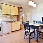 Avis - Apartment